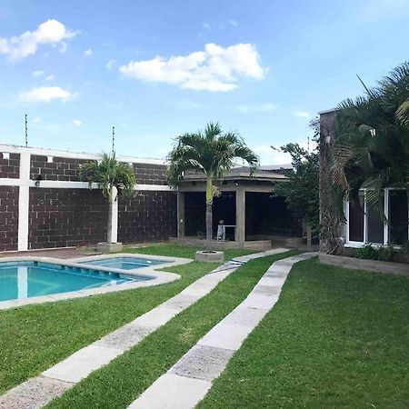 Вилла Casa Acogedora Con Alberca Атльюайян Экстерьер фото