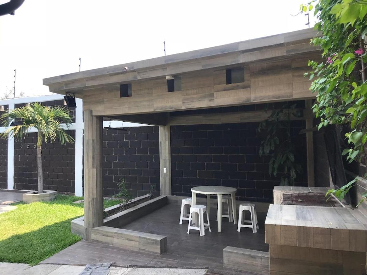 Вилла Casa Acogedora Con Alberca Атльюайян Экстерьер фото